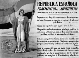 Description de l'image par IA : Femme tenant une banderole avec texte en espagnol.
