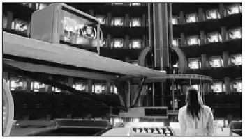 Description de l'image par IA : Femme dans une bibliothèque futuriste, livre géant, escalier en spirale.