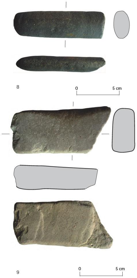 Description de l'image par IA : Des outils en pierre de différentes formes et tailles, alignés avec des schémas de mesure.