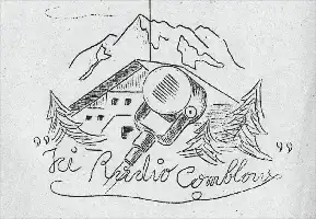 Description de l'image par IA : Dessins d'une maison avec une grande antenne radio, entourée de montagnes et de pins, sous le texte "Feu Radio Combloux".