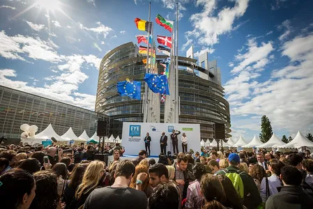 Couverture de CRNDOSS_126